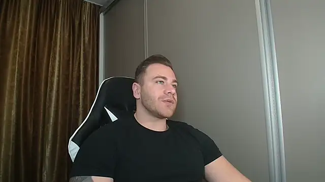 Thori92 online show from 12-14-25, 01:05