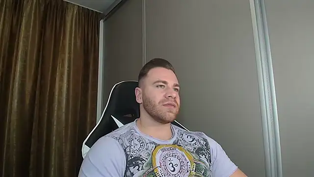 Thori92 online show from 12-20-25, 04:14