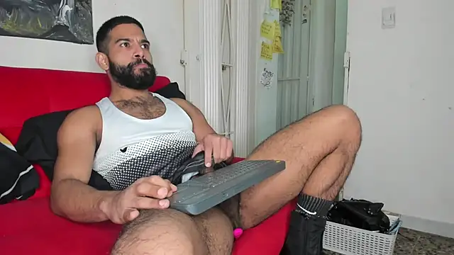 sweatyhairypig23 online show from 01-11-26, 03:55