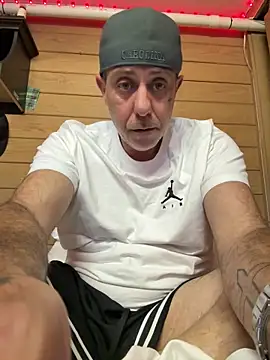 Snapshot of drewsix9@xh chatting on 03-02-26, 01:19 drewsix9xh online show from 03-02-26, 01:19