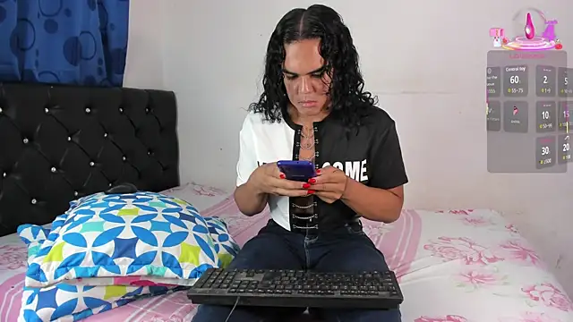 Snapshot of meelisaa chatting on 09-21-25, 08:10 meelisaa online show from 09-21-25, 08:10