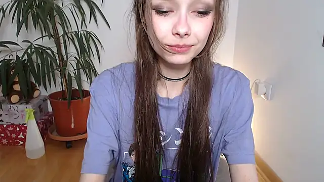 Snapshot of Michelle_Melnss chatting on 12-08-24, 10:08 Michelle Melnss online show from 12-08-24, 10:08