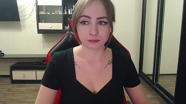 Laralianna online show from 02-23-25, 05:29