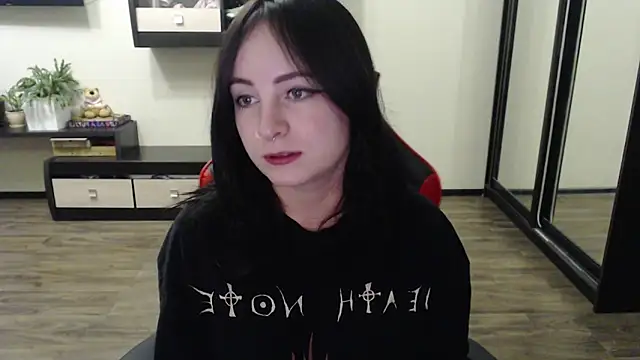 Laralianna online show from 10-04-25, 05:44