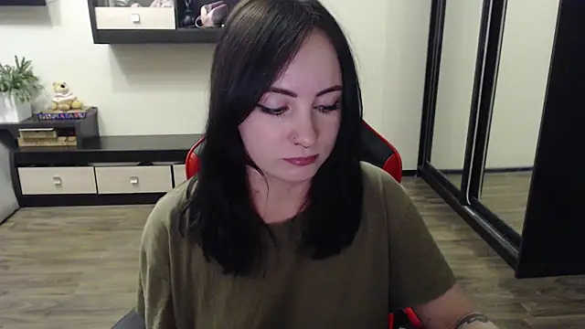 Laralianna online show from 10-10-25, 05:01