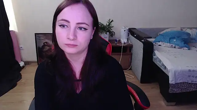 Snapshot of Laralianna chatting on 06-16-26, 10:18 Laralianna online show from 06-16-26, 10:18