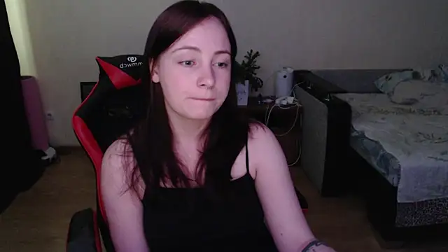 Snapshot of Laralianna chatting on 06-17-26, 07:33 Laralianna online show from 06-17-26, 07:33