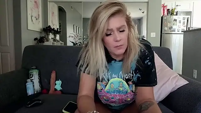 Lexi Shocker online show from 09-16-25, 05:25