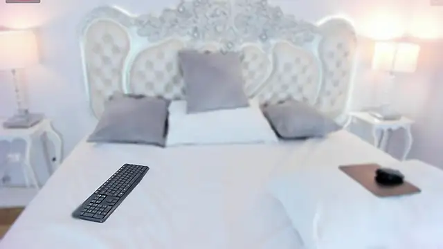 Dulce 26  online show from 12-29-24, 02:00