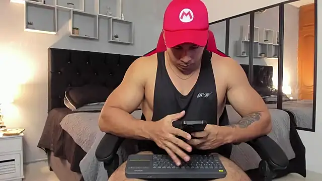 tyler hank01 online show from 12-20-25, 09:33