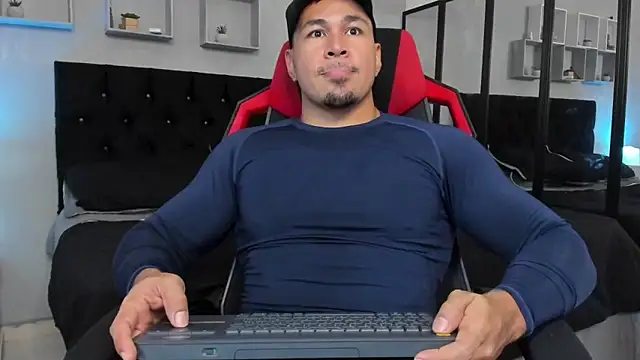 tyler hank01 online show from 02-25-26, 02:27