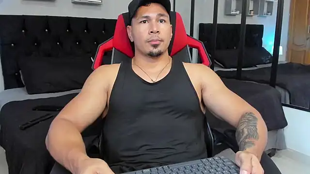 tyler hank01 online show from 03-01-26, 06:43