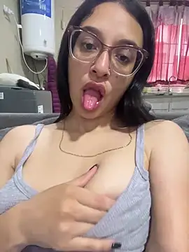 Snapshot of Ninnfa chatting on 12-13-24, 11:34 Ninnfa online show from 12-13-24, 11:34