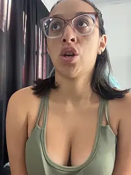 Snapshot of Ninnfa chatting on 02-04-25, 07:44 Ninnfa online show from 02-04-25, 07:44