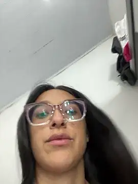 Snapshot of Ninnfa chatting on 02-14-25, 12:19 Ninnfa online show from 02-14-25, 12:19