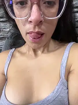 Snapshot of Ninnfa chatting on 03-12-25, 11:20 Ninnfa online show from 03-12-25, 11:20