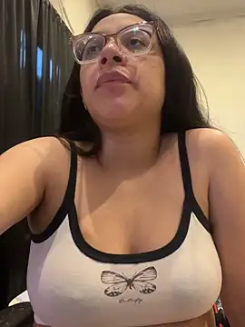 Snapshot of Ninnfa chatting on 10-30-25, 09:37 Ninnfa online show from 10-30-25, 09:37