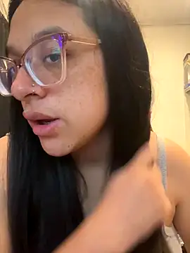 Snapshot of Ninnfa chatting on 11-04-25, 05:01 Ninnfa online show from 11-04-25, 05:01