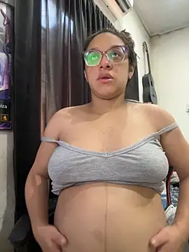 Snapshot of Ninnfa chatting on 11-13-25, 05:23 Ninnfa online show from 11-13-25, 05:23