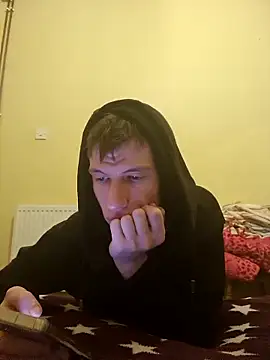 Snapshot of LuxxFin chatting on 11-17-25, 03:56 LuxxFin online show from 11-17-25, 03:56