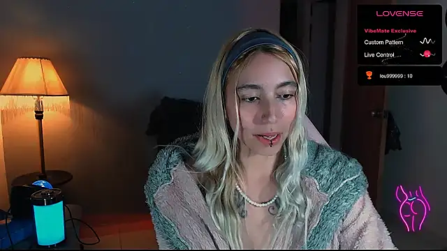 Saucy Jenn online show from 12-29-24, 03:11