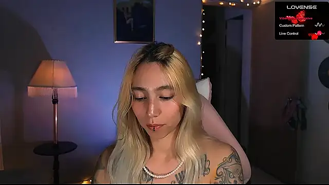 Saucy Jenn online show from 02-02-25, 01:55