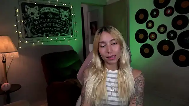 Saucy Jenn online show from 03-15-25, 03:18