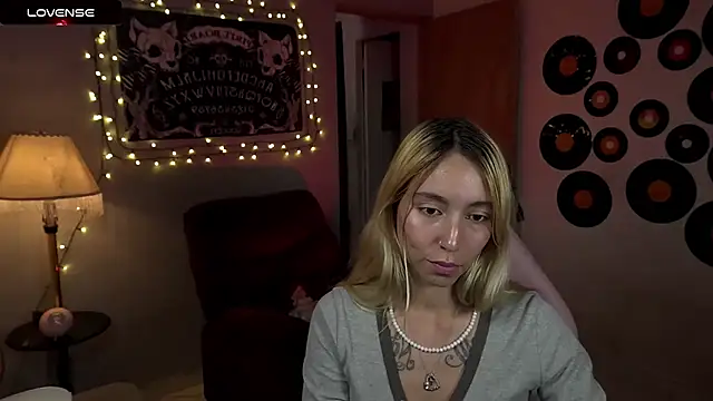 Saucy Jenn online show from 03-16-25, 01:38