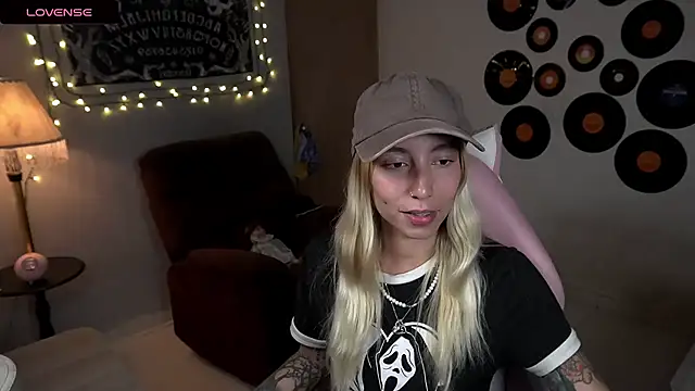 Saucy Jenn online show from 03-22-25, 03:52