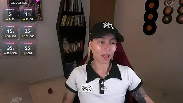 Saucy Jenn online show from 09-27-25, 01:32