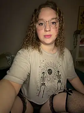 EmmieRae online show from 10-27-25, 03:54