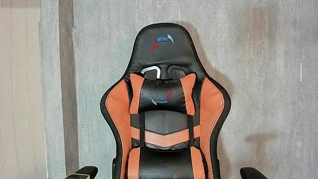 Snapshot of Valentinne_z chatting on 09-09-25, 03:55 Valentinne z online show from 09-09-25, 03:55