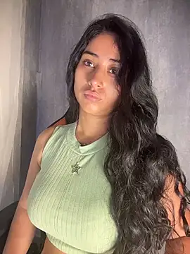 Snapshot of Valentinne_z chatting on 03-29-26, 10:59 Valentinne z online show from 03-29-26, 10:59