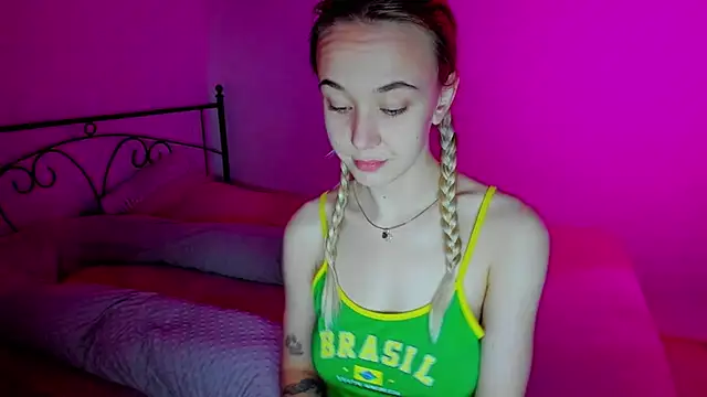 Snapshot of SexyCocobutt chatting on 12-06-24, 07:54 SexyCocobutt online show from 12-06-24, 07:54