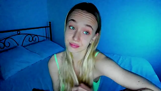 Snapshot of SexyCocobutt chatting on 02-12-25, 10:03 SexyCocobutt online show from 02-12-25, 10:03