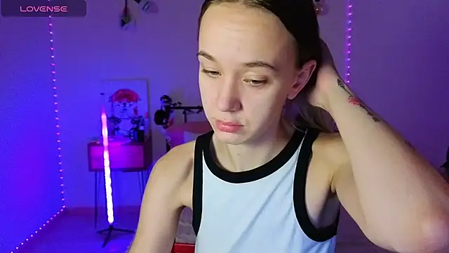 Snapshot of SexyCocobutt chatting on 10-17-25, 07:55 SexyCocobutt online show from 10-17-25, 07:55