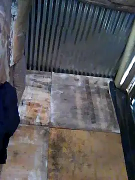 Snapshot of Johnny_emboh chatting on 10-11-25, 10:14 Johnny emboh online show from 10-11-25, 10:14