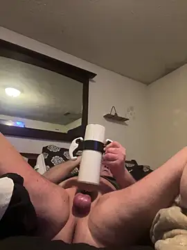 Snapshot of twotonetommyme chatting on 02-02-26, 08:57 twotonetommyme online show from 02-02-26, 08:57