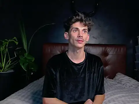 DanielCrush1 online show from 10-04-25, 06:17