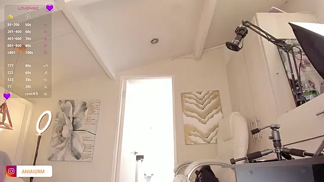 catalinasaiz online show from 12-20-25, 02:13