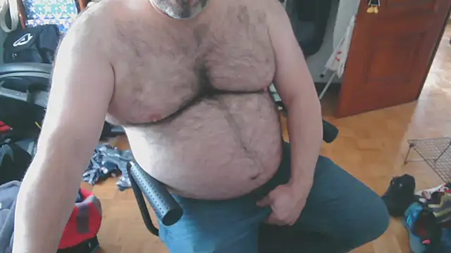 Snapshot of mikeyhotbear chatting on 01-21-25, 11:13 mikeyhotbear online show from 01-21-25, 11:13