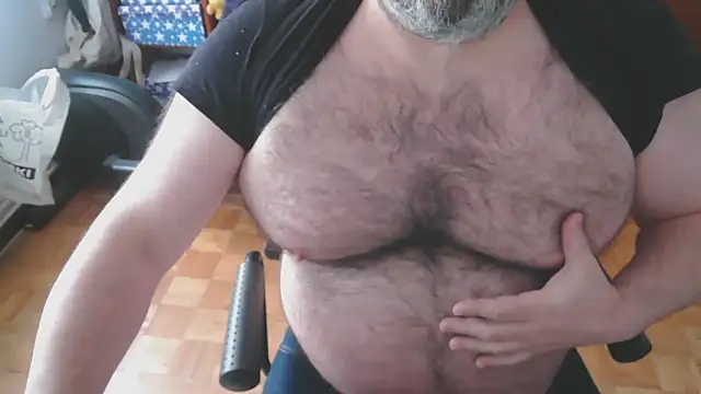 Snapshot of mikeyhotbear chatting on 03-19-25, 04:55 mikeyhotbear online show from 03-19-25, 04:55