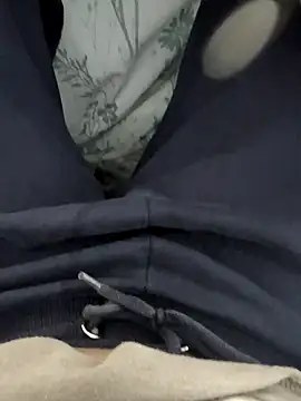 Snapshot of Elixire1 chatting on 12-20-24, 07:28 Elixire1 online show from 12-20-24, 07:28