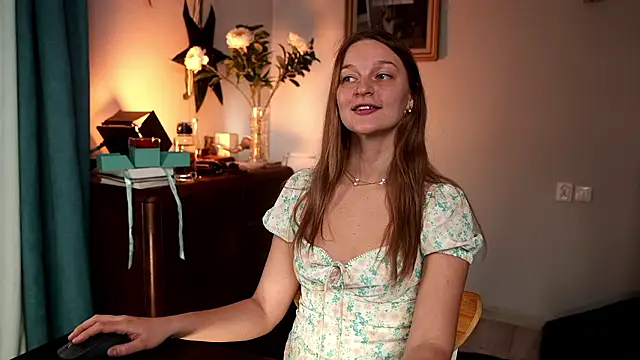 Snapshot of Special___ chatting on 12-04-24, 07:01 Special online show from 12-04-24, 07:01