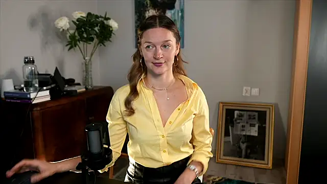 Snapshot of Special___ chatting on 12-22-24, 08:58 Special online show from 12-22-24, 08:58