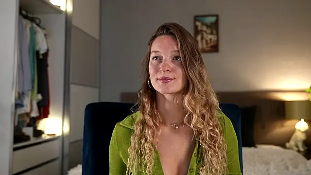 Snapshot of Special___ chatting on 09-26-25, 04:05 Special online show from 09-26-25, 04:05