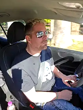 Trucker Hunter online show from 03-21-25, 09:12