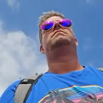 Trucker Hunter online show from 10-19-25, 12:50