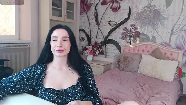 AliciaBow online show from 10-30-25, 01:45