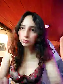 Snapshot of _Laary chatting on 12-17-24, 09:05  Laary online show from 12-17-24, 09:05